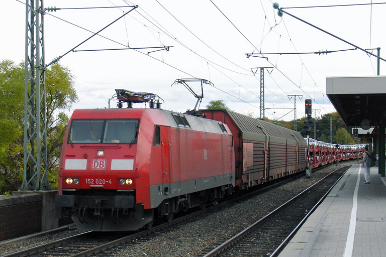 152 020 mit GA 60082 bei km 16,8 (Oktober 2012)