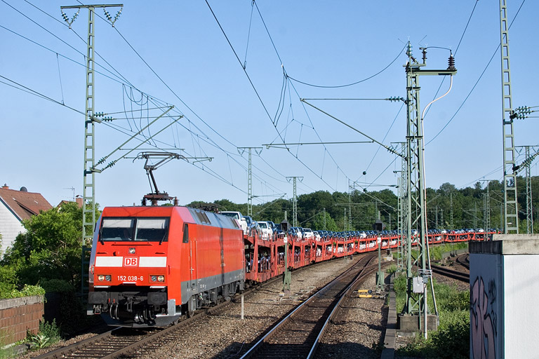 152 038 mit GA 60084 bei km 16,8 (Mai 2012)