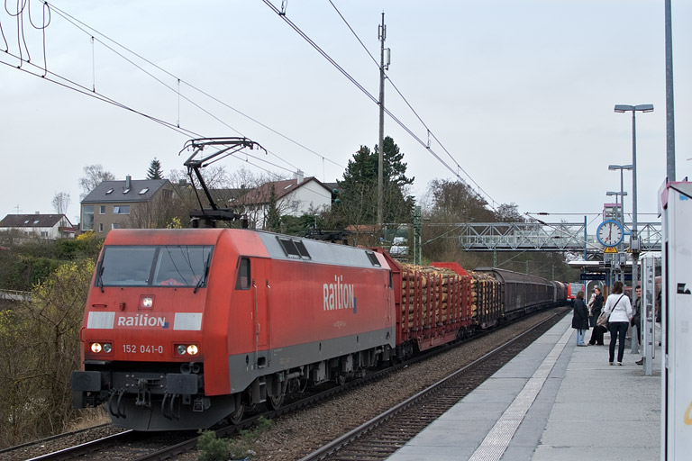 152 041 mit EK 56166 bei km 14,2 (M&auml;rz 2012)