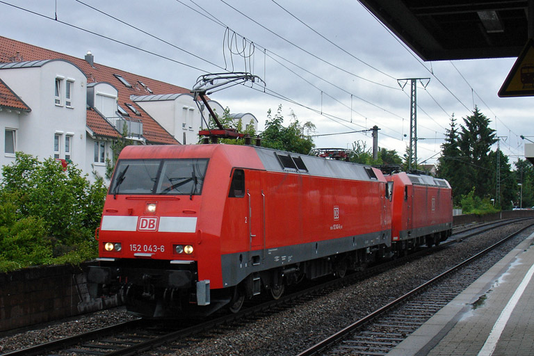 152 043 und 185 080 bei km 16,8 (Juni 2012)