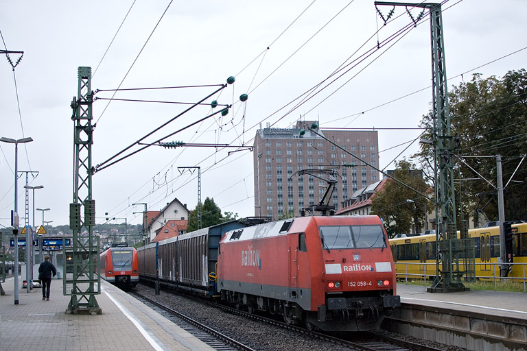 152 058 mit EK 56173 bei km 15,6 (September 2012)