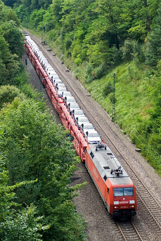 152 058 mit GA 60046 bei km 20,6 (August 2012)