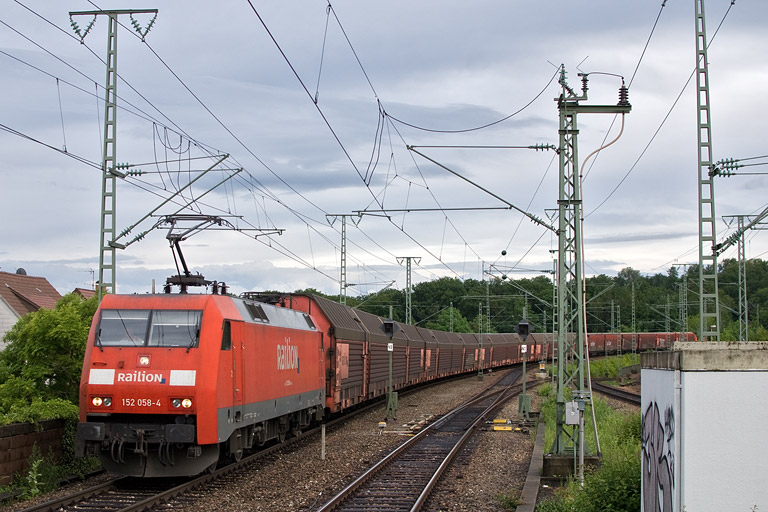 152 058 mit GA 60084 bei km 16,8 (Juni 2012)