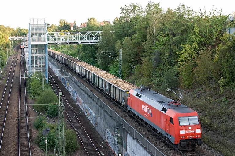 152 076 mit GB 46333 bei km 14,0 (September 2012)