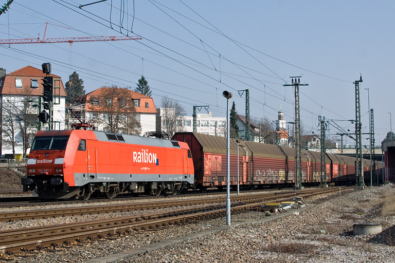 152 087 mit EK 56164 bei km 15,4 (M&auml;rz 2012)