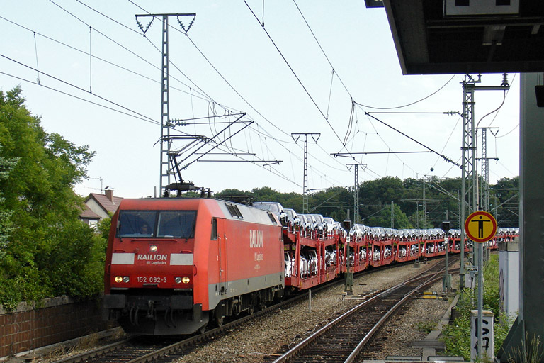 152 092 mit GA 60082 bei km 16,8 (Juni 2012)