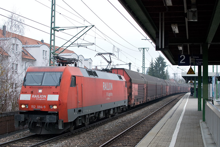152 094 mit EZ 56165 bei km 16,8 (M&auml;rz 2012)