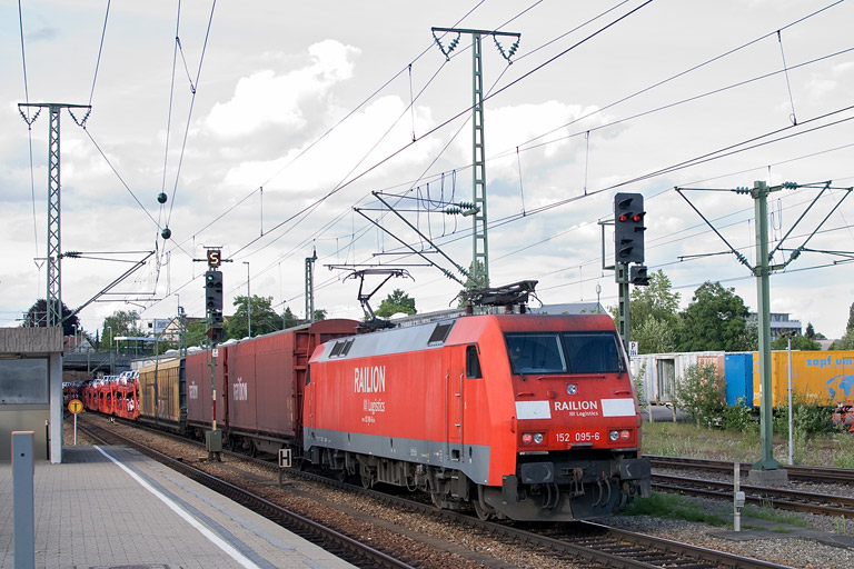152 095 mit GA 60084 bei km 15,4 (Juni 2012)