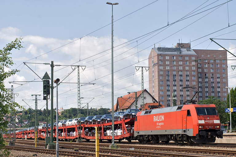 152 104 mit GA 62471 bei km 15,6 (Juni 2012)