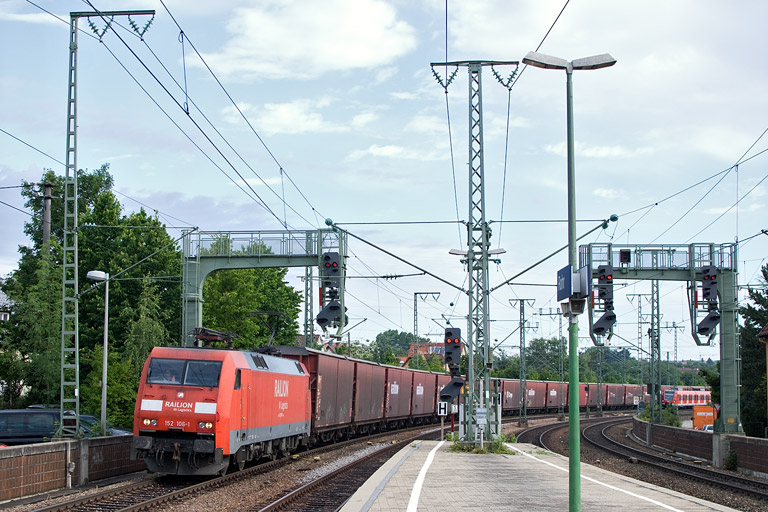 152 106 mit GA 60087 bei km 16,6 (Juli 2012)