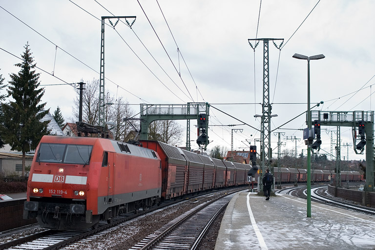 152 119 mit EK 56165 bei km 16,6 (Januar 2012)
