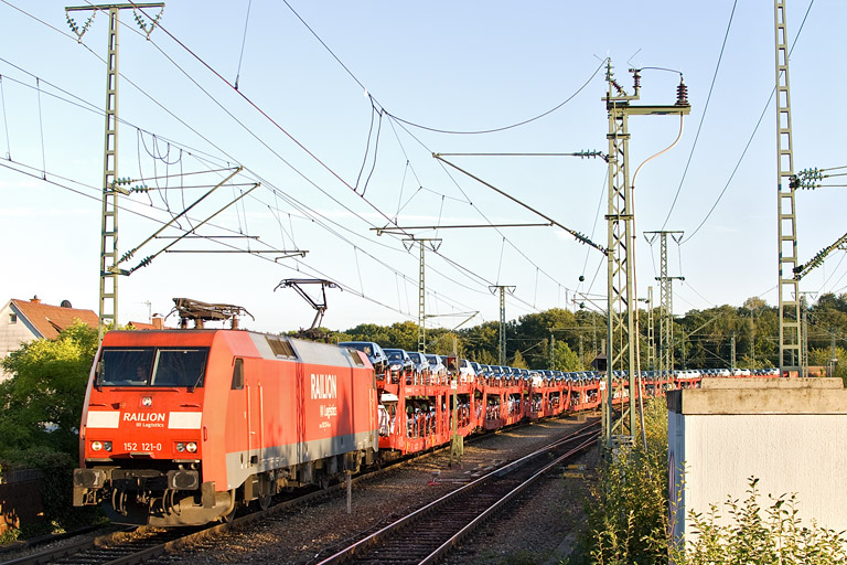 152 121 mit GA 60084 bei km 16,8 (September 2012)