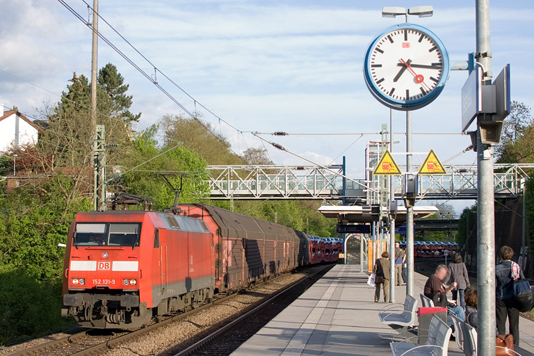 152 131 mit GA 60084 bei km 14,2 (Mai 2012)