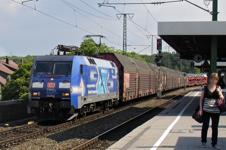 152 136 mit GA 60082 bei km 16,8 (Mai 2012)