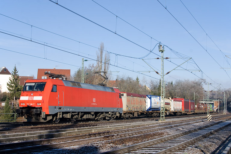 152 146 mit KT 50509 bei km 14,6 (Dezember 2012)
