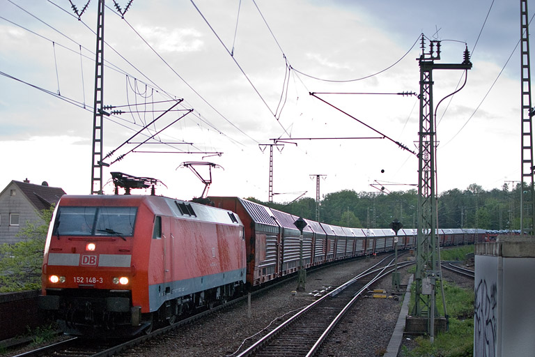 152 148 mit GA 60084 bei km 16,8 (Mai 2012)