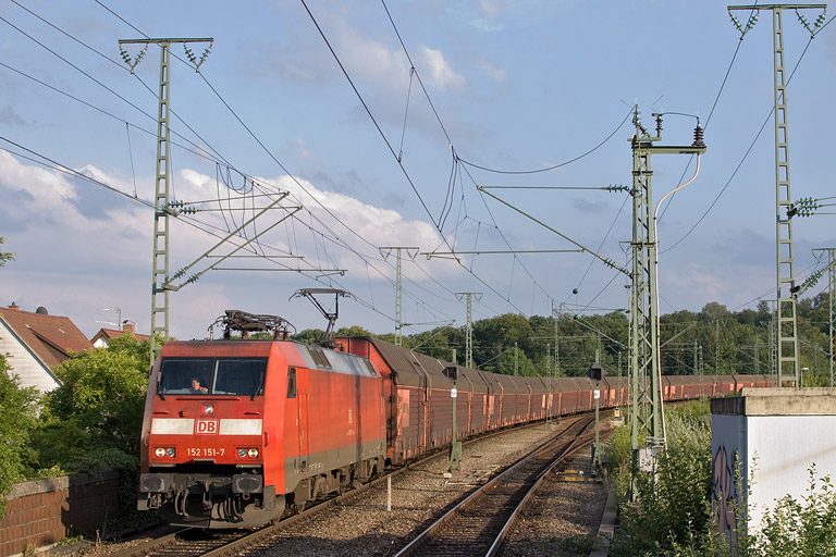 152 151 mit GA 60084 bei km 16,8 (August 2012)