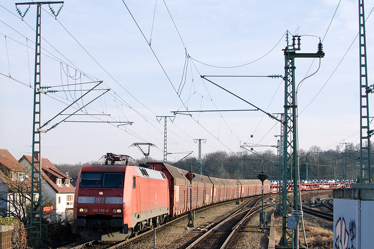 152 156 mit GA 60082 bei km 16,8 (Februar 2012)
