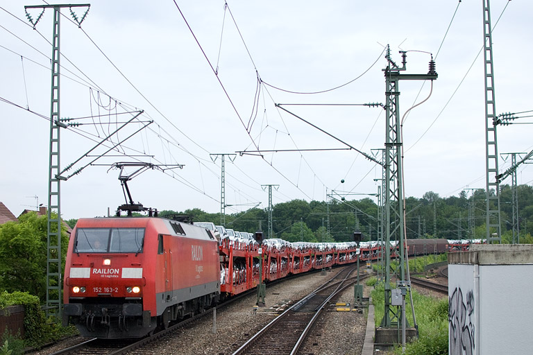 152 163 mit GA 60084 bei km 16,8 (Mai 2012)