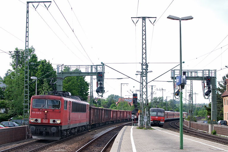 155 030 mit EK 56173 bei km 16,6 (Mai 2012)