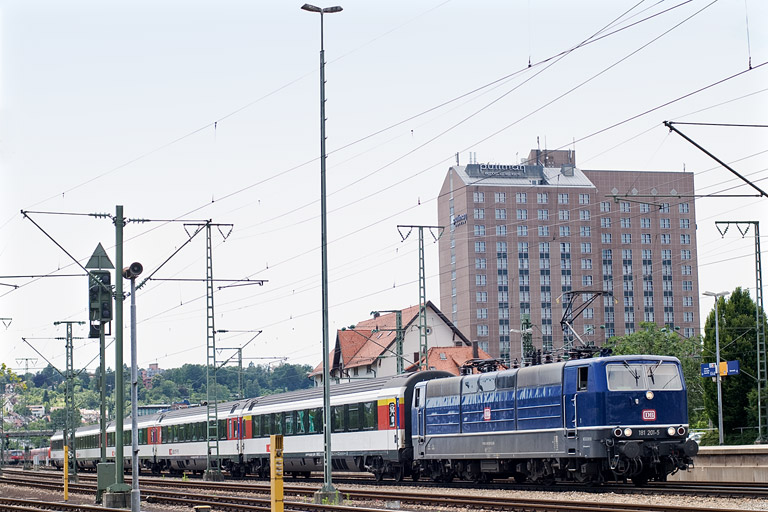 181 201 mit IC 280 bei km 15,6 (Juni 2012)