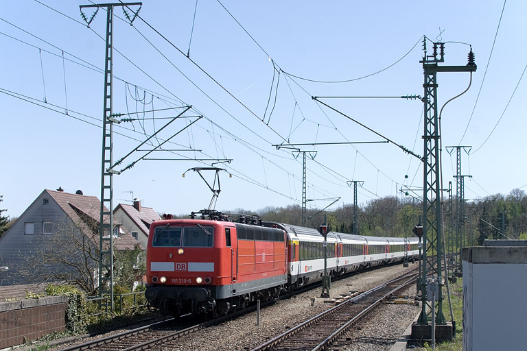 181 210 mit IC 280 bei km 16,8 (April 2012)