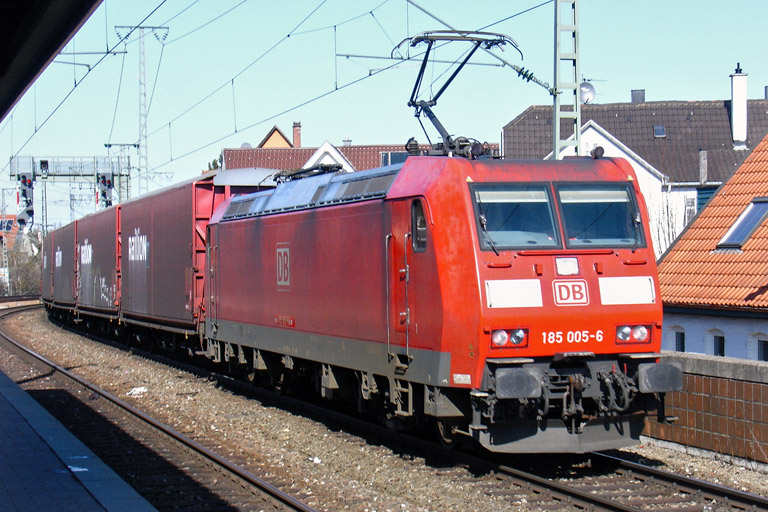 185 005 mit GA 60080 bei km 16,8 (M&auml;rz 2012)