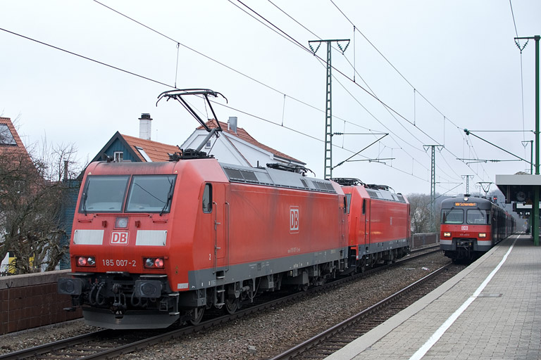 185 007 und 185 341 bei km 16,8 (M&auml;rz 2012)