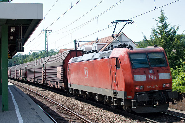 185 017 mit EK 56165 bei km 16,8 (Juni 2012)