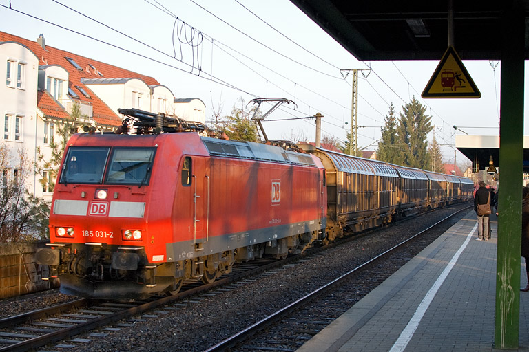 185 031 mit EK 56171 bei km 16,8 (November 2012)