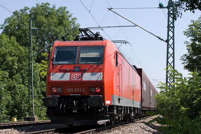 185 031 mit GA 60080 bei km 12,8 (Juli 2012)