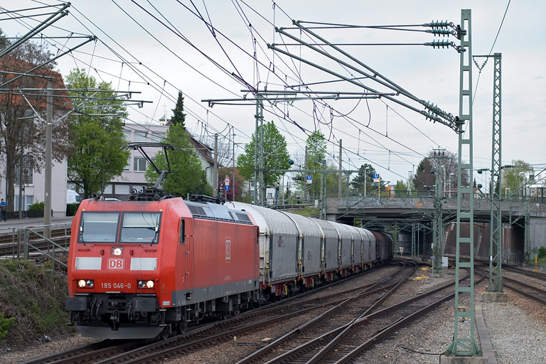 185 046 mit EK 56173 bei km 15,4 (April 2012)