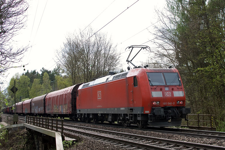 185 046 mit EZ 44691 bei km 18,4 (April 2012)
