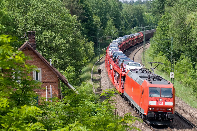 185 055 mit GA 60080 bei km 19,2 (Mai 2012)