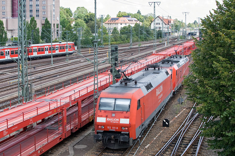 185 057 und 152 117 bei km 15,8 (August 2012)