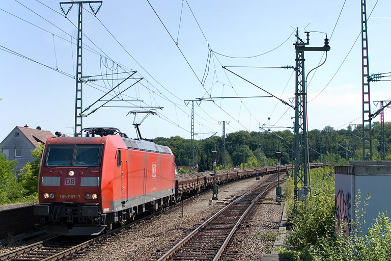 185 057 mit GB 62485 bei km 16,8 (August 2012)