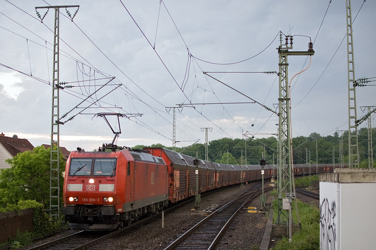 185 059 mit GA 60084 bei km 16,8 (Mai 2012)
