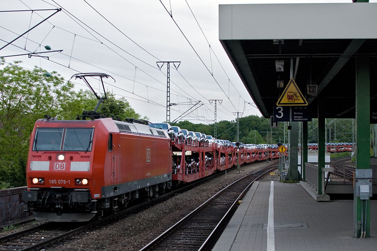 185 079 mit GA 60084 bei km 16,8 (Mai 2012)
