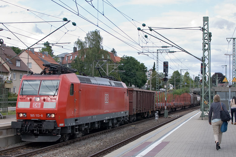 185 113 mit EZ 44695 bei km 15,6 (August 2012)