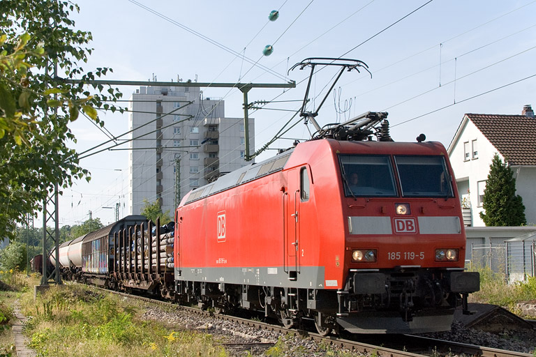 185 119 mit EZ 44695 bei km 8,6 (August 2012)