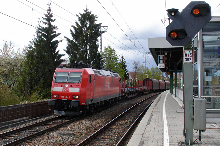 185 133 mit EK 56167 bei km 16,8 (April 2012)