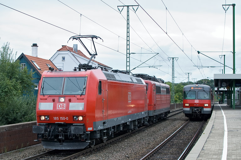 185 150 und 151 022 bei km 16,8 (September 2012)