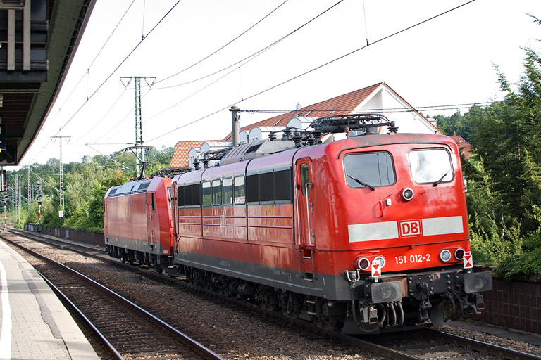 185 166 und 151 012 bei km 16,8 (Juli 2012)