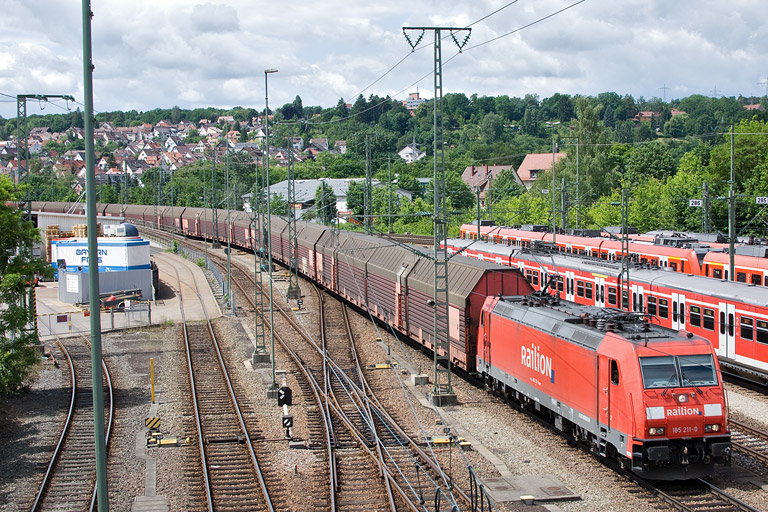 185 211 mit GA 60080 bei km 16,0 (Juni 2012)