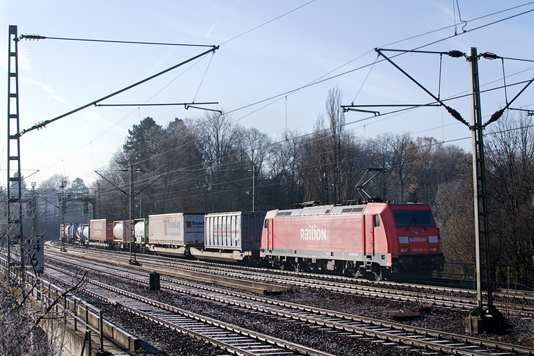 185 214 mit KT 50509 bei km 14,6 (Dezember 2012)