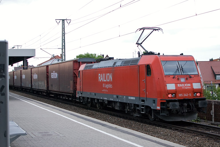 185 242 mit GA 60084 bei km 16,8 (Juni 2012)