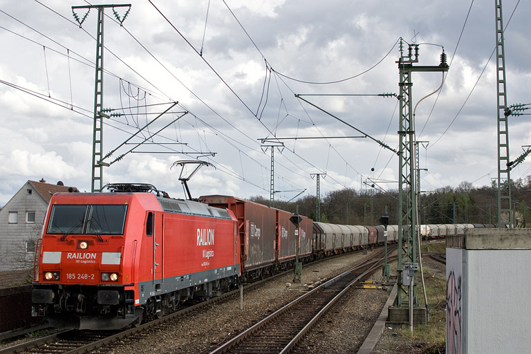 185 248 mit EK 56166 bei km 16,8 (April 2012)