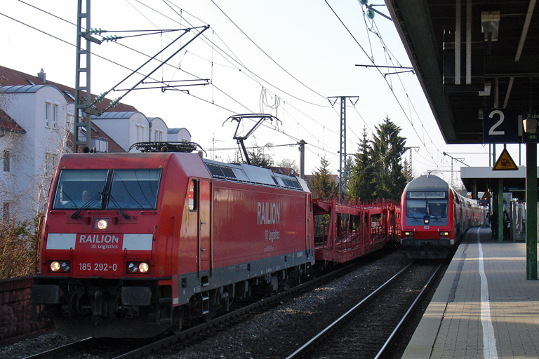 185 292 mit EK 56167 bei km 16,8 (M&auml;rz 2012)