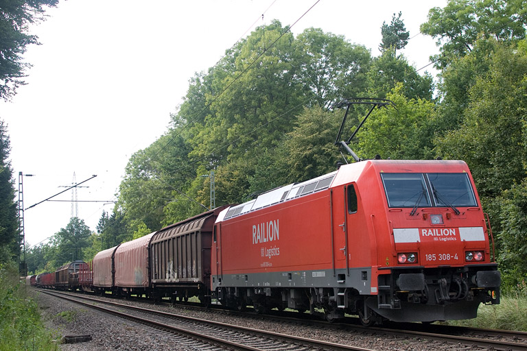 185 308 mit EZ 44695 bei km 22,4 (August 2012)