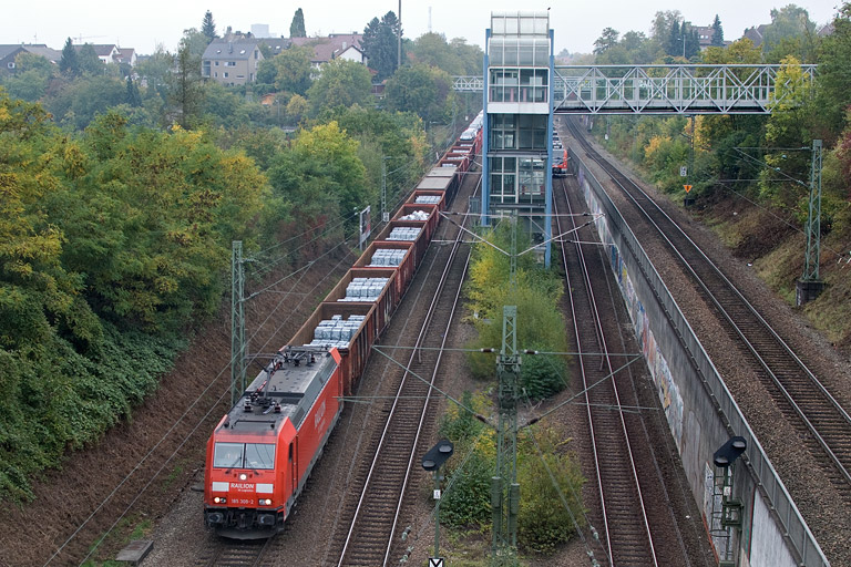 185 309 mit EK 56164 bei km 14,0 (Oktober 2012)